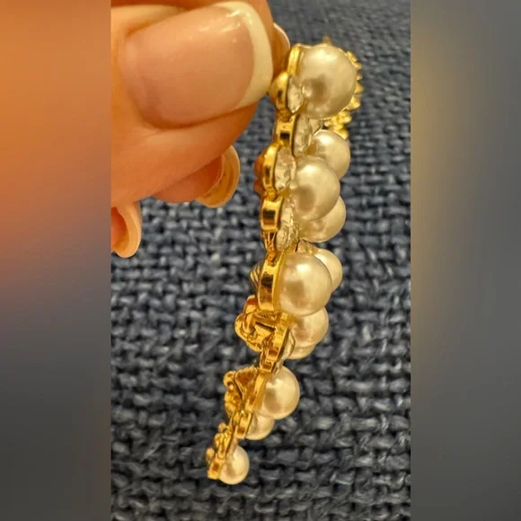 Christian Siriano Faux Pearl Crystal Glass Dangle Drop Earrings. 3 1/2” Drop - Picture 6 of 6